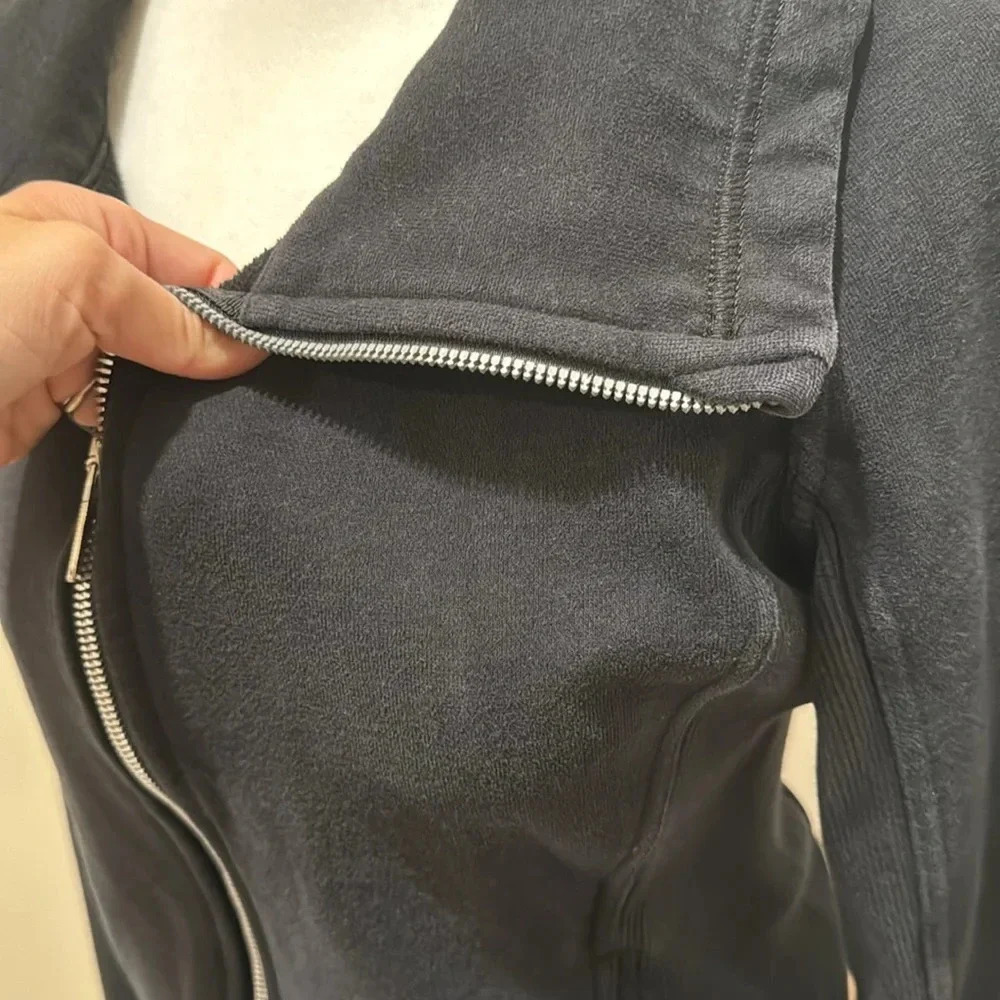 Lululemon black radiant jacket II womens 6 thumbholes full zip - Picture 2 of 16